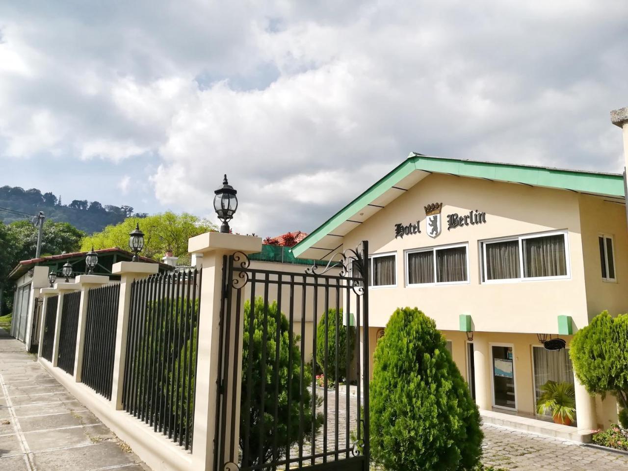 Hotel Berlin San Salvador Buitenkant foto