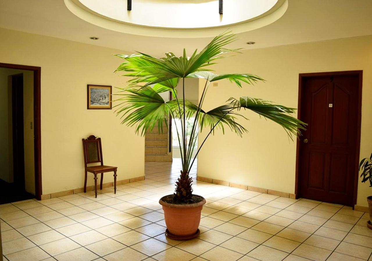 Hotel Berlin San Salvador Buitenkant foto