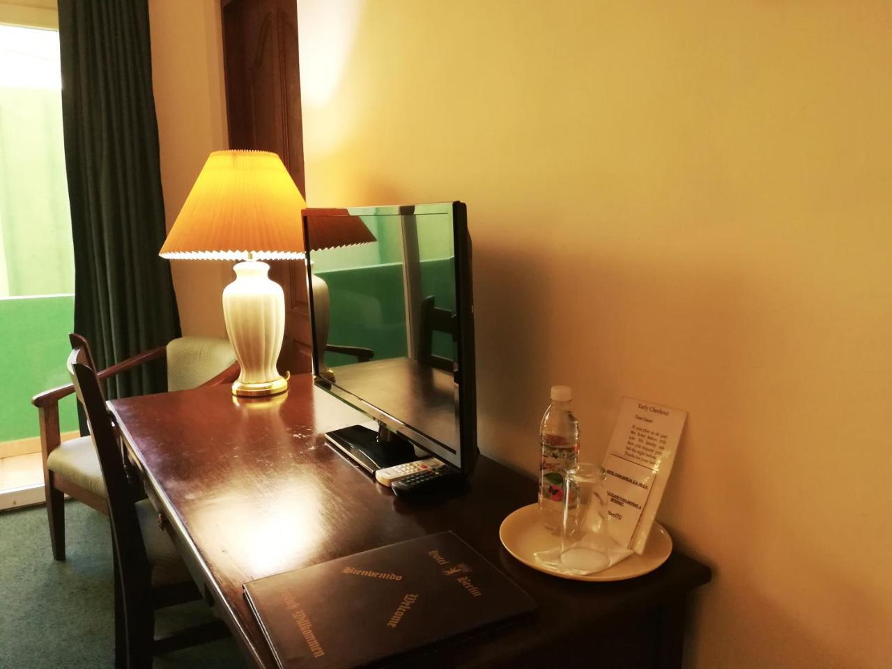 Hotel Berlin San Salvador Buitenkant foto