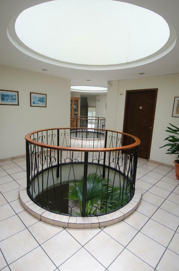 Hotel Berlin San Salvador Buitenkant foto